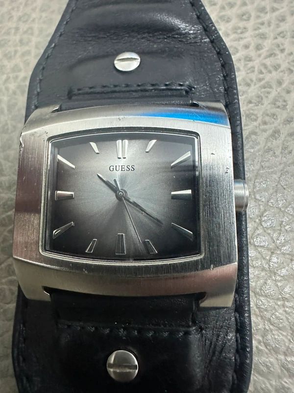 Guess 165186G1 watch with box and manual