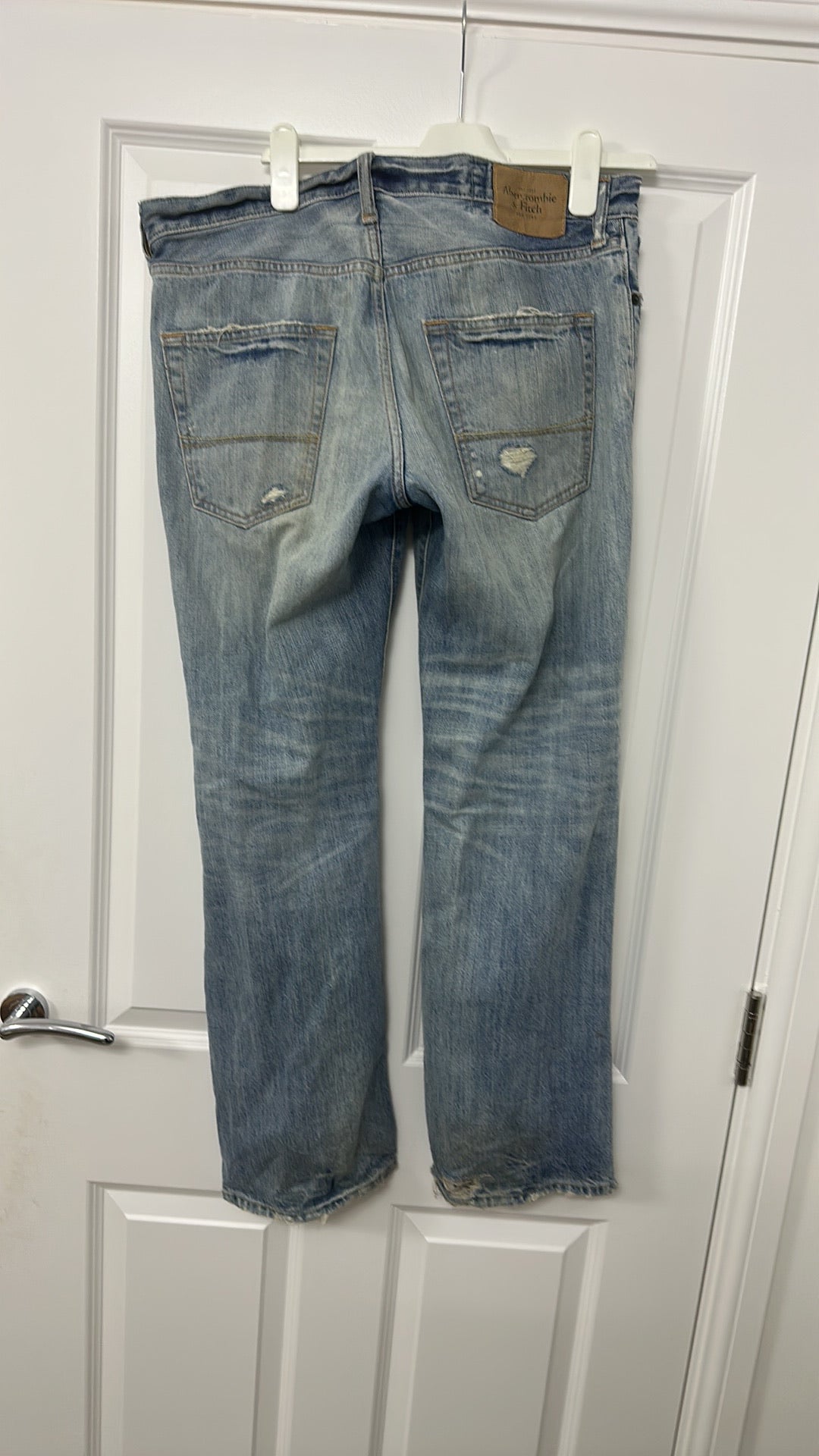 Abercrombie & Fitch Distressed Straight Leg Jeans W30 L30