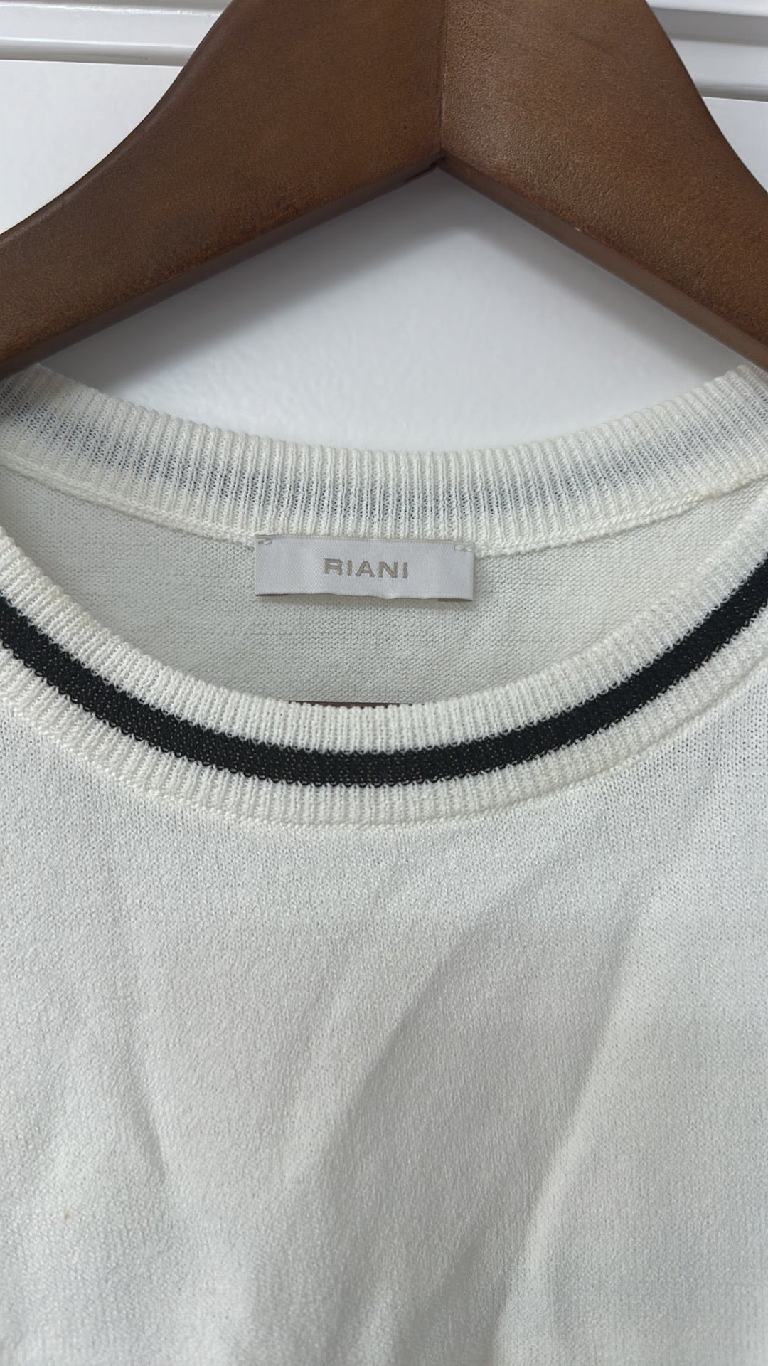 RIANI Ivory Fine Knit Shell Top with Contrast Tipping size 10