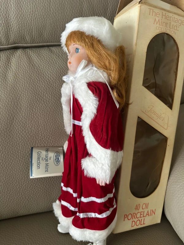 Heritage Mint Ltd. Collection Jennifer porcelain doll.