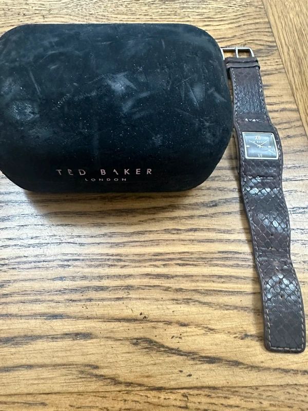Ted Baker TB232BR watch and case