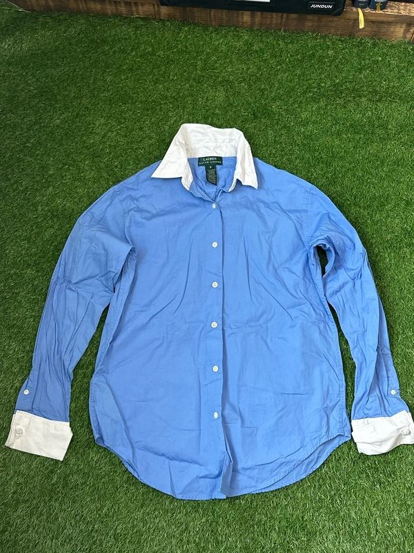 Lauren Ralph Lauren cotton shirt features a contrasting white collar and extended cuffs size 8