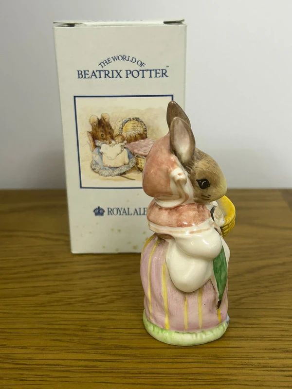 Royal Albert Beatrix Potter figurine Mrs. Rabbit with original box