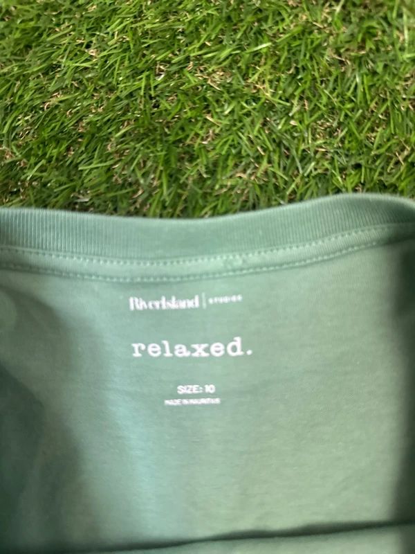 Woman’s River Island T-Shirt size 10 green - New