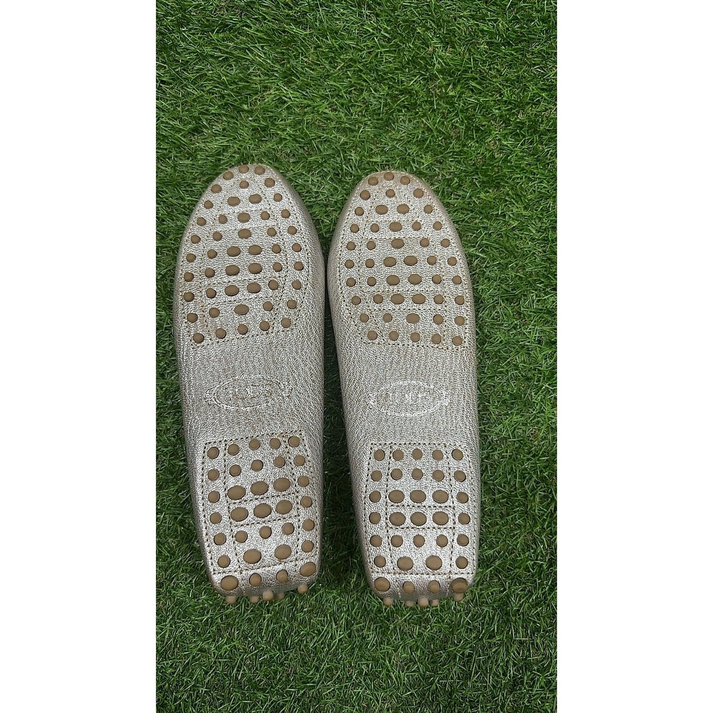 Tod's Gommino Driving Loafers Silver Metallic Leather Size 5