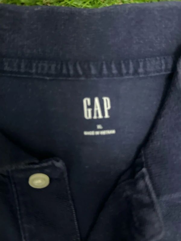 GAP Men’s XL shirt in Blue