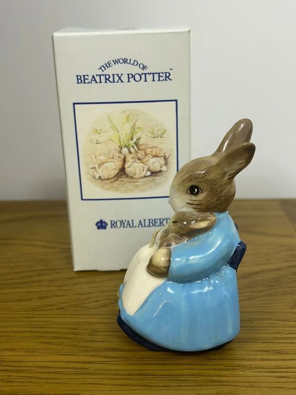 Royal Albert Beatrix Potter "Mrs. Rabbit & Bunnies" with original box