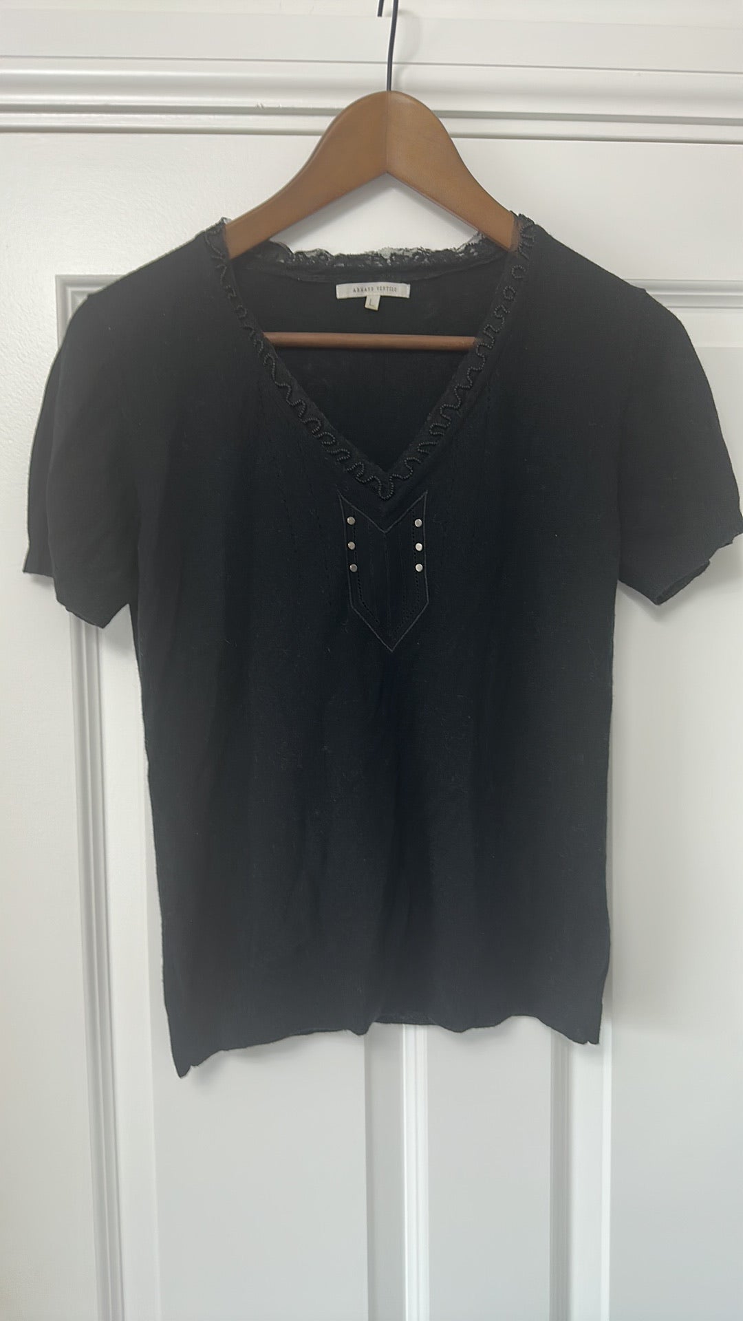Armand Ventilo Black Beaded Lace V-Neck Knit Top size Large